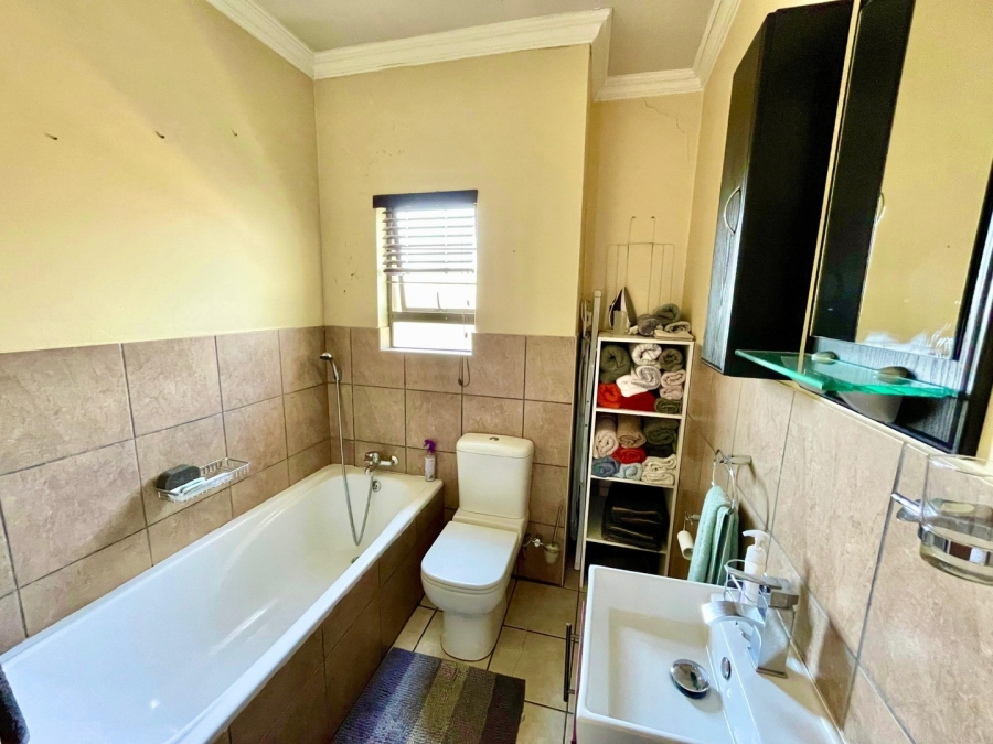 3 Bedroom Property for Sale in Waterval East North West